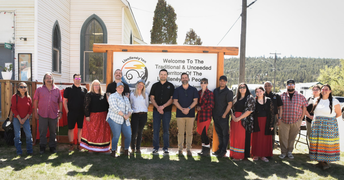Llenllenéy’ten leaders, staff, and BC Energy Regulator representatives together after signing a memorandum of understanding